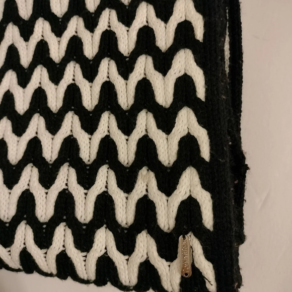 Calvin Klein Black and White Infinity Knit Striped Scarf Neckwarmer - Picture 6 of 7
